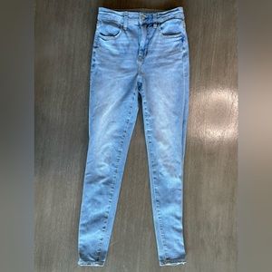 AEO Super High Rise Skinny Jeans Light Wash Blue 2